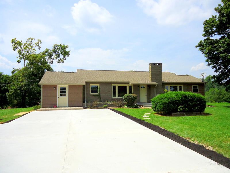 435 Old Store Rd, Madisonville, TN 37354