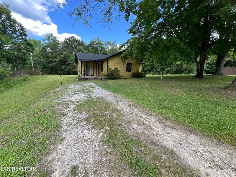 435 Sherman Carson Rd, Oneida, TN 37841