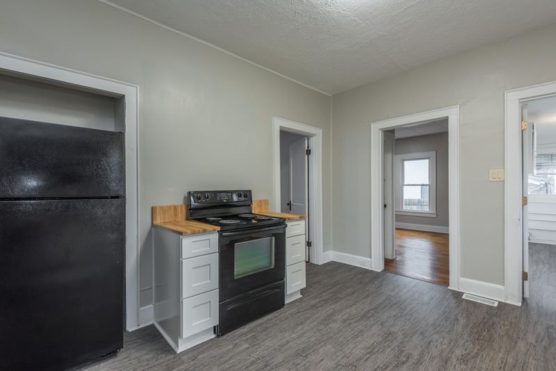 435 W Young High Pike, Knoxville, TN 37920
