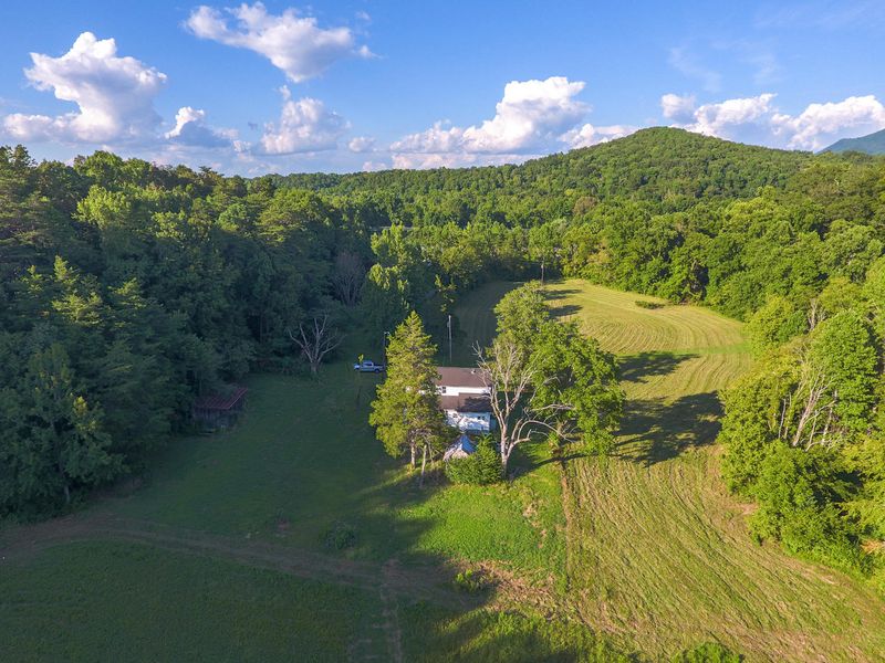4350 Gamble Ln, Walland, TN 37886