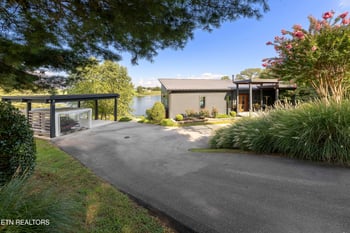 4352 Gravelly Hills Rd, Louisville, TN 37777