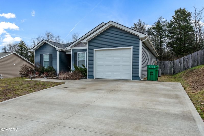 436 Contentment Ln, Knoxville, TN 37920