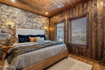 436 Hatchet Way, Pigeon Forge, TN 37863