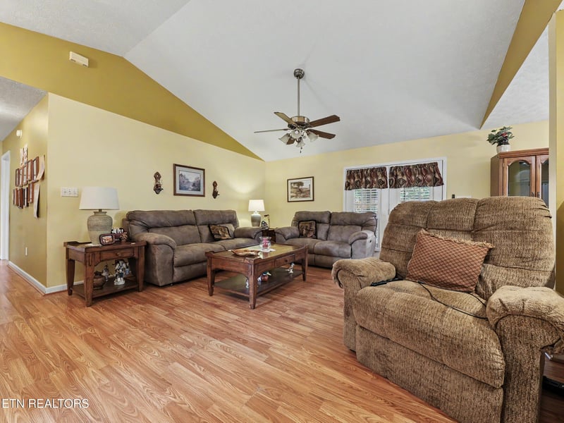 436 Ronjo Dr, Maryville, TN 37803