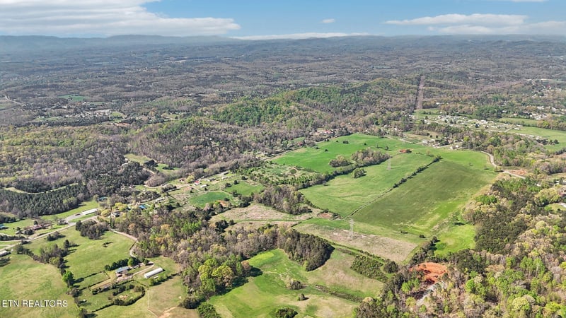 436 Thorngrove Pike, Kodak, TN 37764