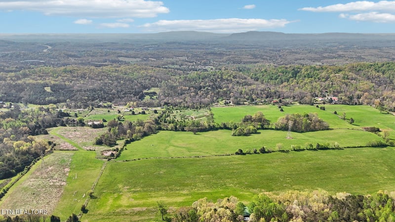 436 Thorngrove Pike, Kodak, TN 37764