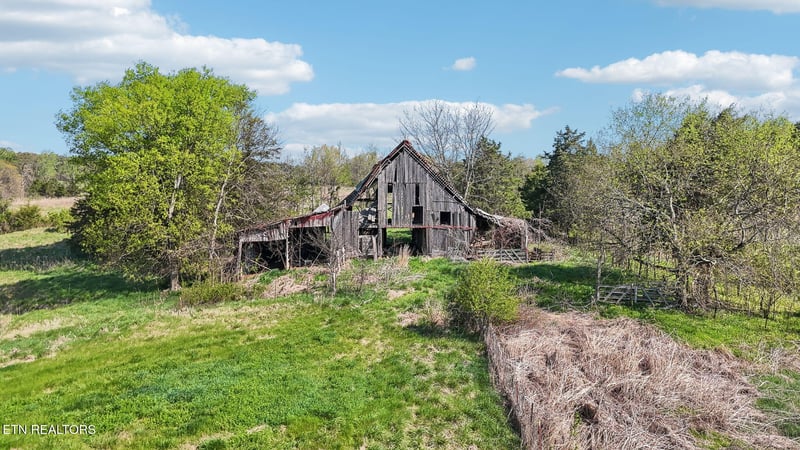 436 Thorngrove Pike, Kodak, TN 37764