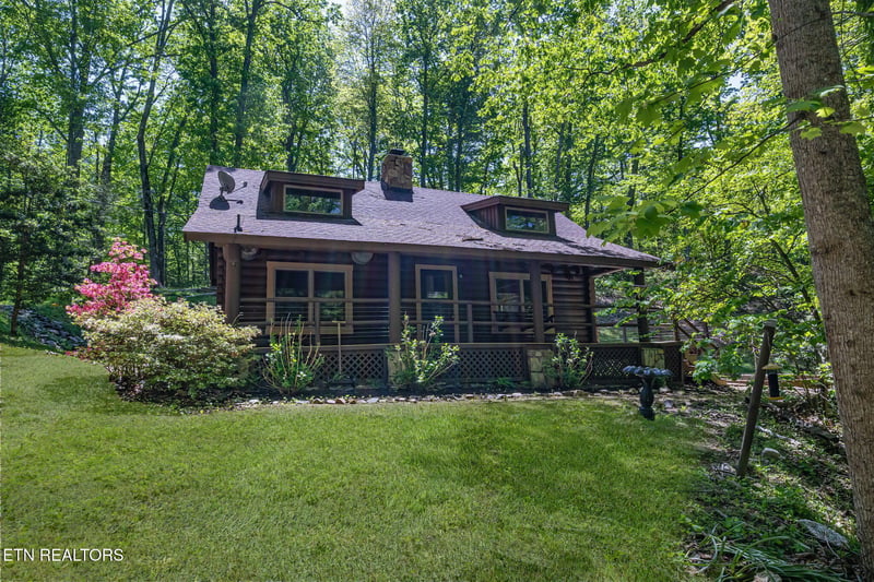 4360 Lakeshore Ave, Sevierville, TN 37876