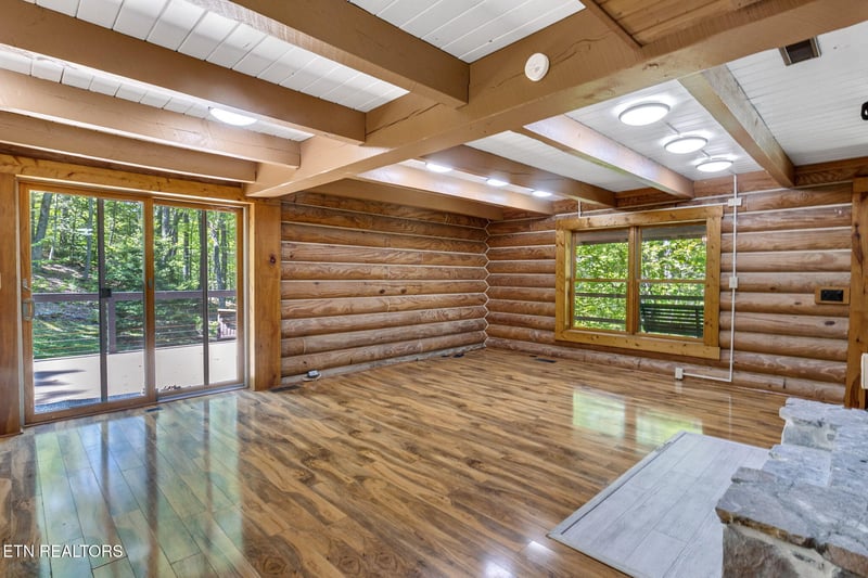 4360 Lakeshore Ave, Sevierville, TN 37876