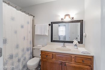 437 S Gallaher View Rd #21, Knoxville, TN 37919