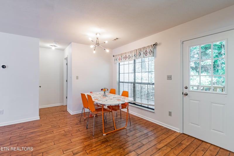 437 S Gallaher View Rd #21, Knoxville, TN 37919