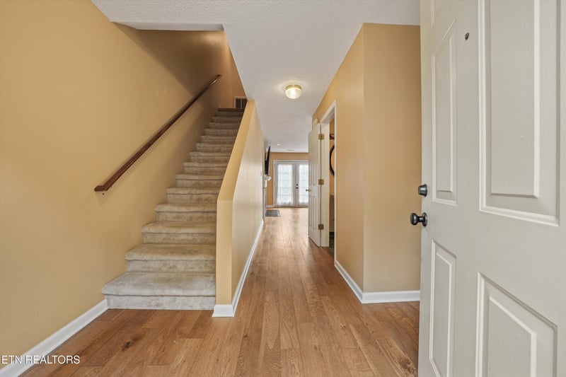 437 S Gallaher View Rd #6, Knoxville, TN 37919