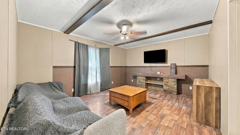 437 Sterling Rd, Athens, TN 37303