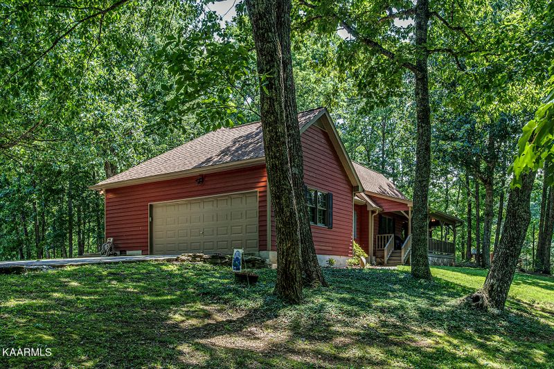 4373 Fairview Rd, Lenoir City, TN 37772