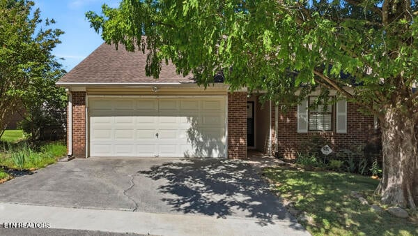 438 Amanda Cir, Knoxville, TN 37922