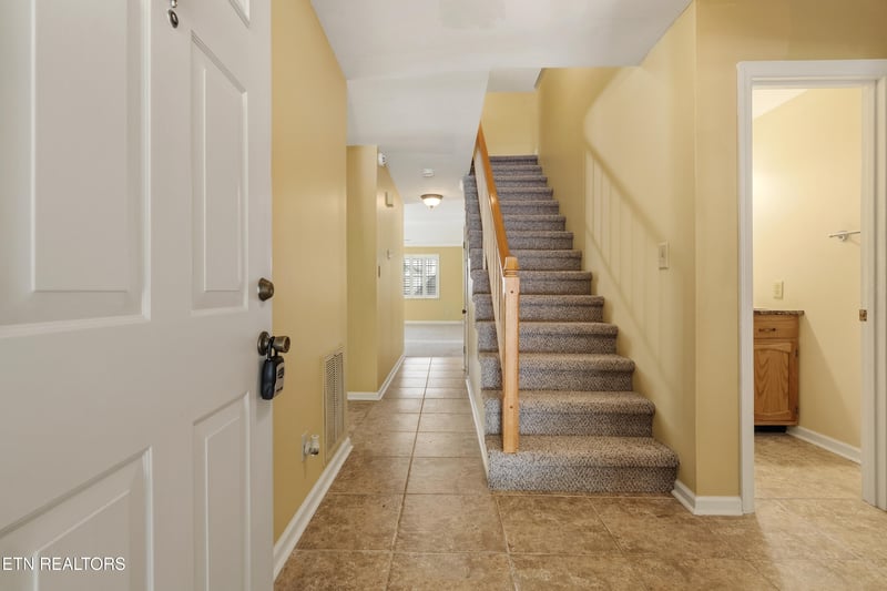 438 Amanda Cir, Knoxville, TN 37922