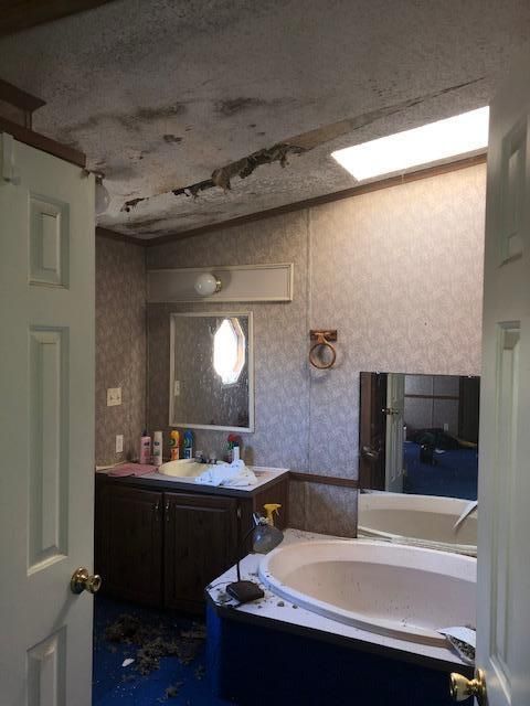 438 County Farm Rd, Madisonville, TN 37354
