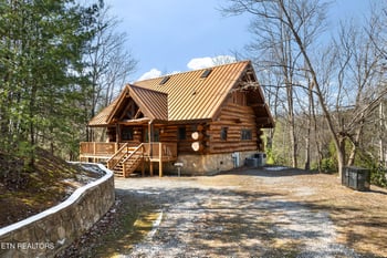 438 Coyote Rd, Gatlinburg, TN 37738
