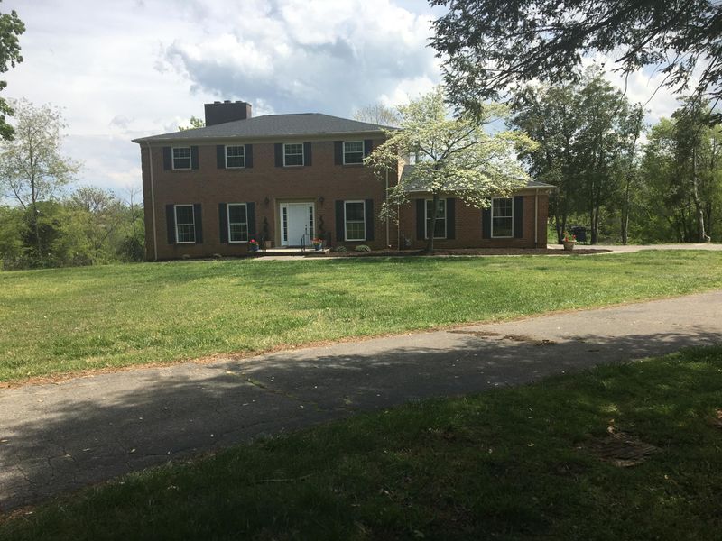 438 Smoky View Estates Dr, Maryville, TN 37801