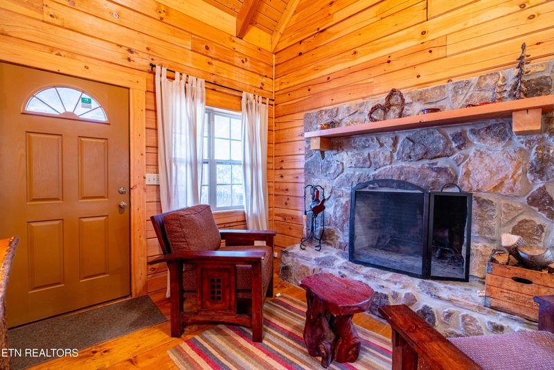 438 Starr Mountain Rd, Tellico Plains, TN 37385