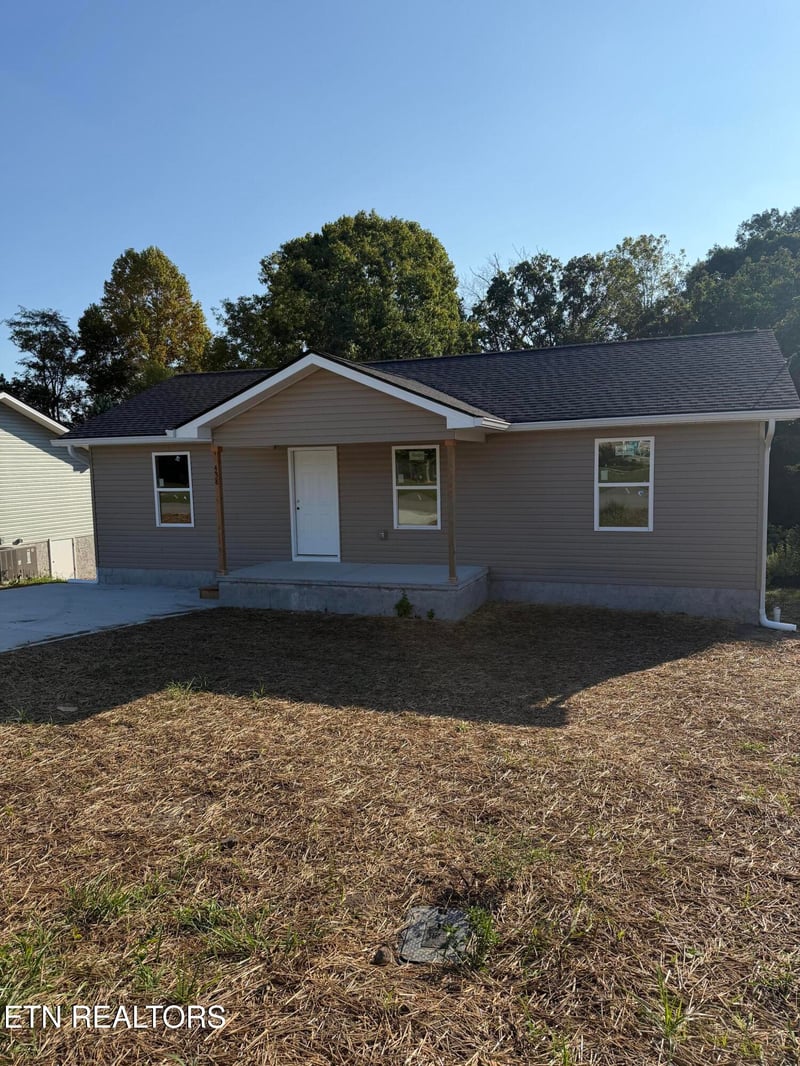 438 Storie Ave, Crossville, TN 38555