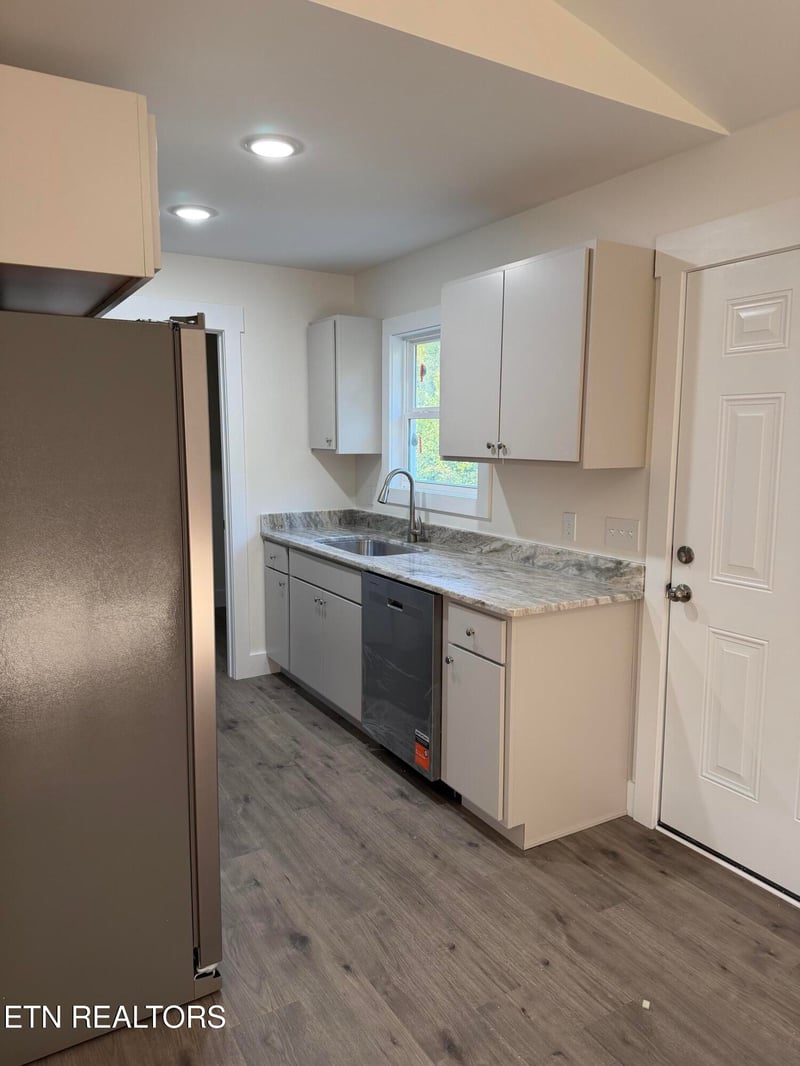 438 Storie Ave, Crossville, TN 38555