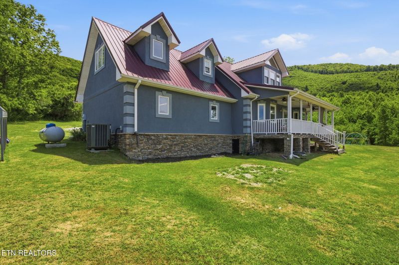 439 Brahma Ln, Pioneer, TN 37847