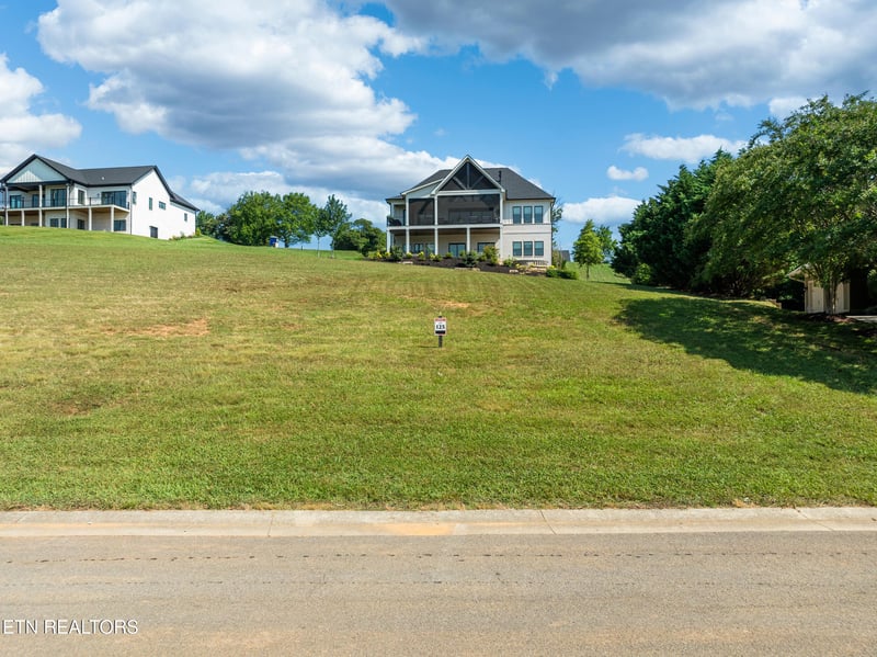 439 Chestnut Ln, Loudon, TN 37774