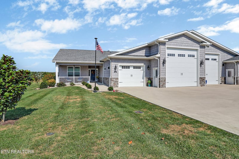 439 Holly Tree Dr, Crossville, TN 38555