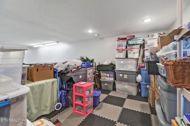439 Holly Tree Dr, Crossville, TN 38555