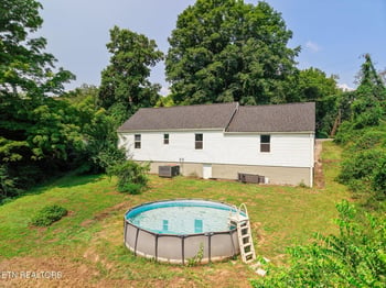 439 Jarnigan St, Clinton, TN 37716