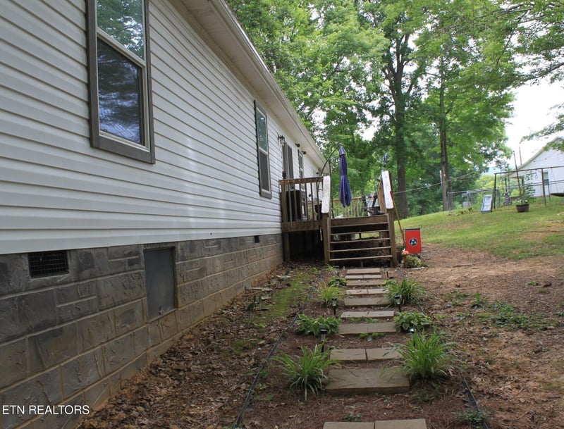 439 Zachary Rd, Blaine, TN 37709