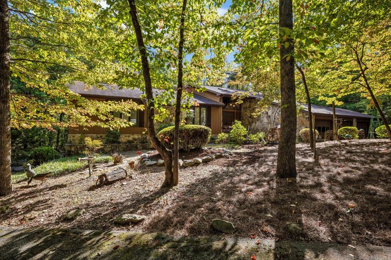 4390 Harrison Ln, Lenoir City, TN 37772