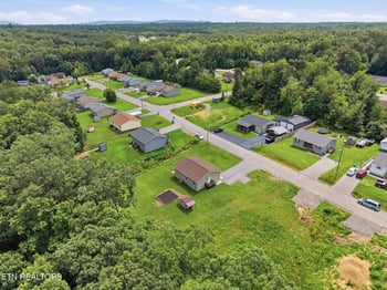 44 Dewey Dr, Crossville, TN 38555