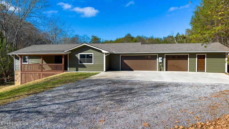 440 Flat Creek Rd, Sevierville, TN 37876