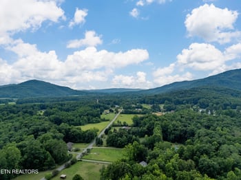 440 Liberty Rd, Wartburg, TN 37887