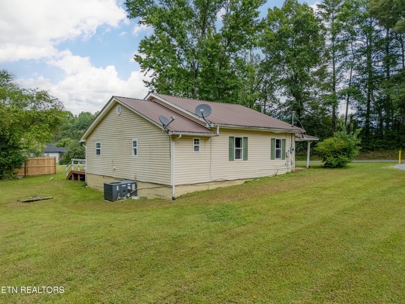 440 Liberty Rd, Wartburg, TN 37887