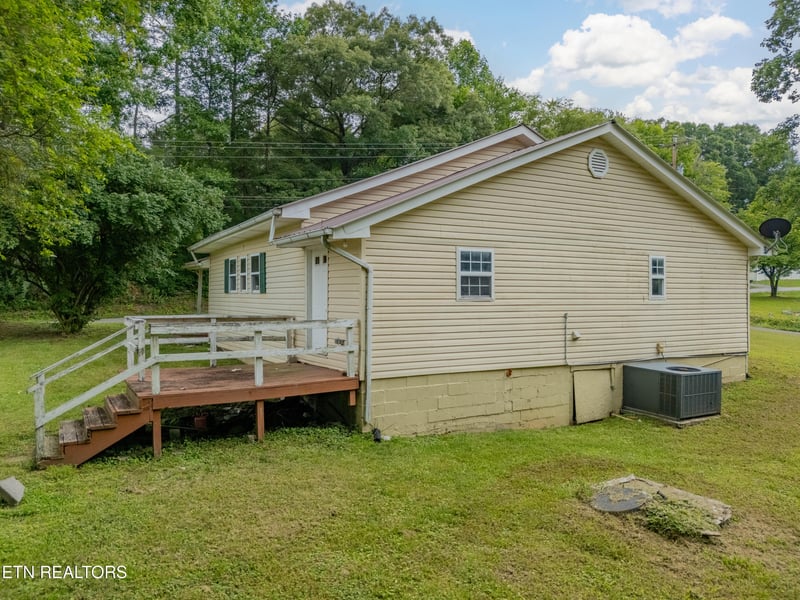 440 Liberty Rd, Wartburg, TN 37887