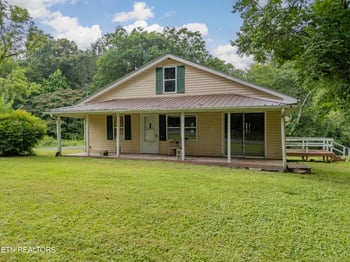 440 Liberty Rd, Wartburg, TN 37887