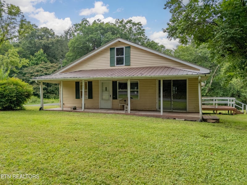 440 Liberty Rd, Wartburg, TN 37887