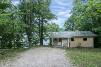 440 Swan Pond Cir Rd, Harriman, TN 37748