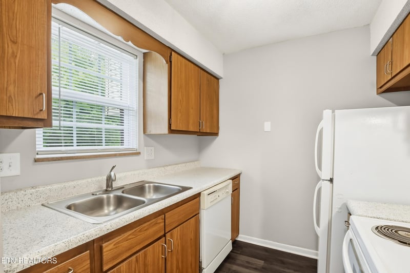 440 Tammy Dr #4, Powell, TN 37849