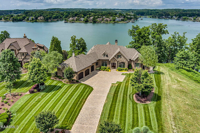 440 Windlass Dr, Lenoir City, TN 37772