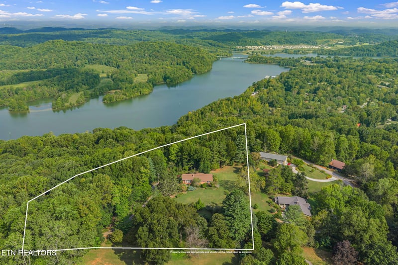 4400 Clinch View Ln, Knoxville, TN 37931