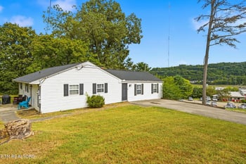 4400 NW Nicholas Rd, Knoxville, TN 37912