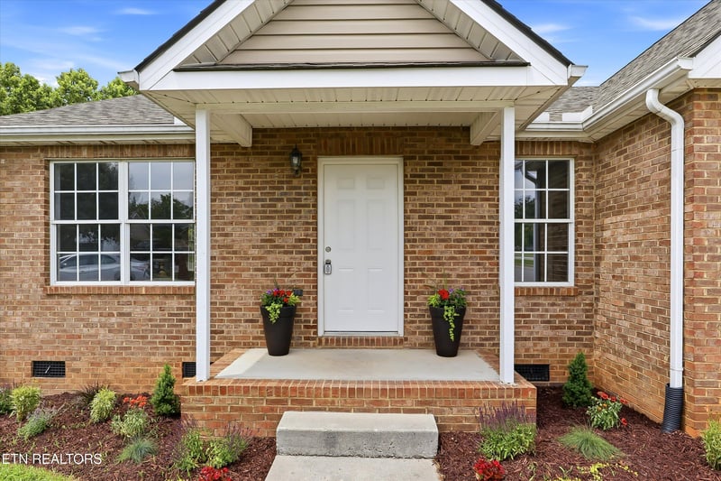 4400 Waldon Pond Ln, Corryton, TN 37721