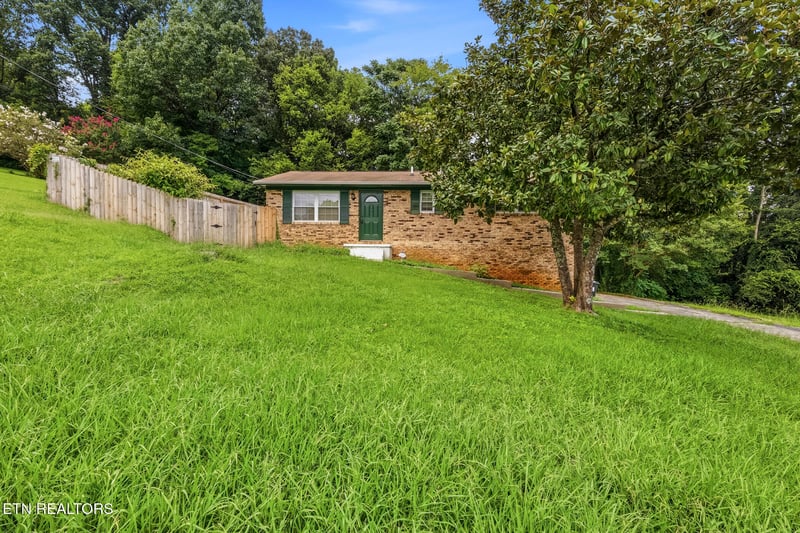 4400 Wells Rd, Knoxville, TN 37920