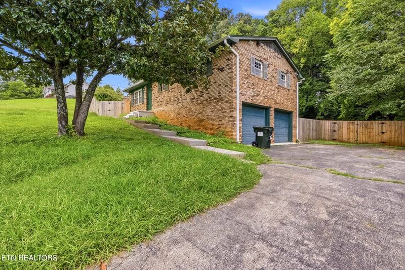 4400 Wells Rd, Knoxville, TN 37920