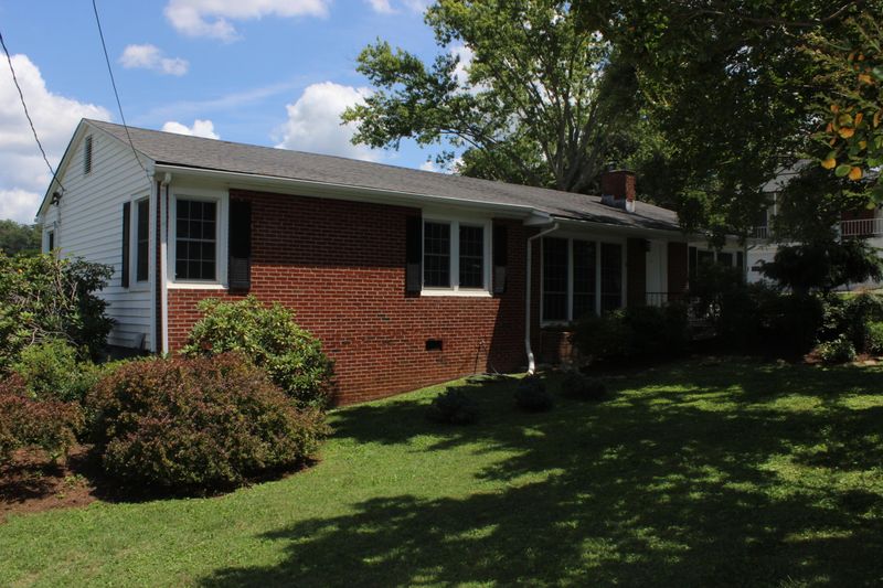 4404 Plummer Dr, Knoxville, TN 37918
