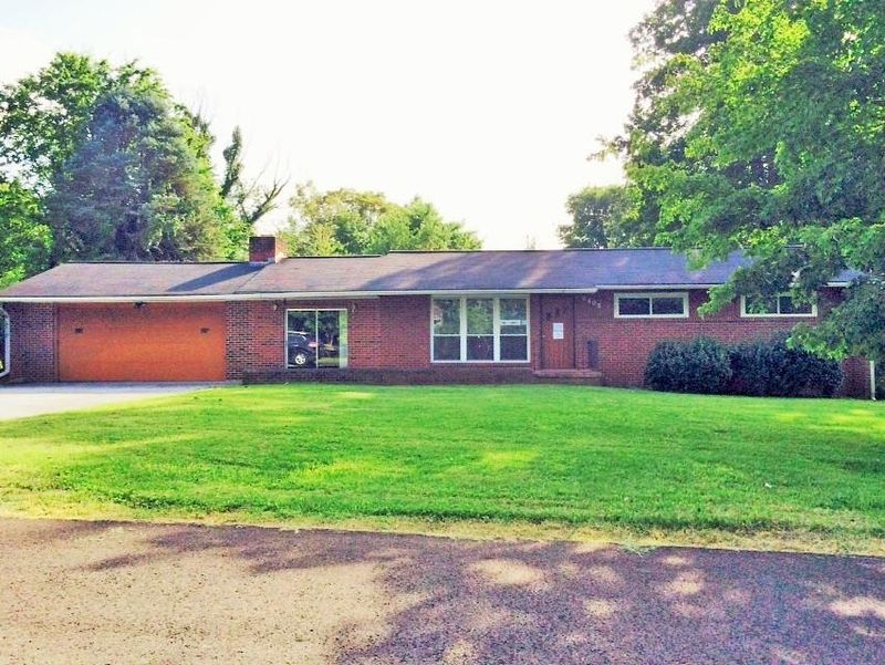 4405 Warbler Rd, Knoxville, TN 37918